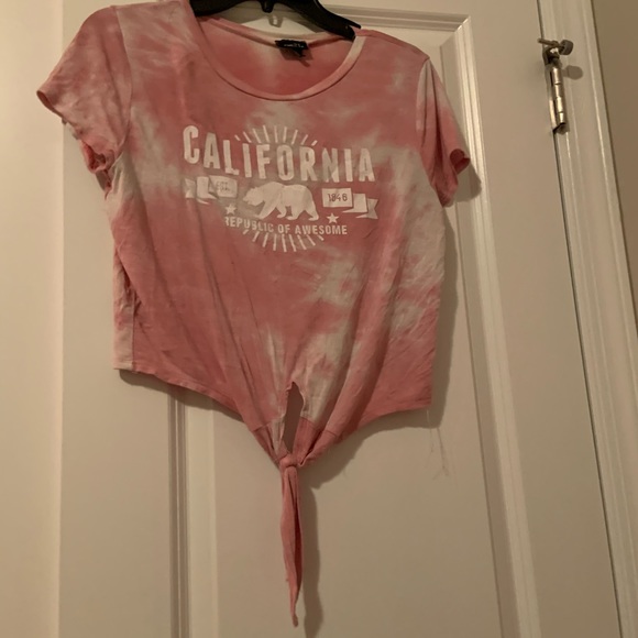 Rue21 Tops - Women’s crop top Rue21 Tops - Women’s crop top